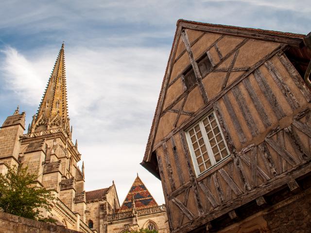 Cathédrale et maison du jeu de paume