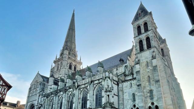 Cathedrale St Lazare ©celine Bacconnet