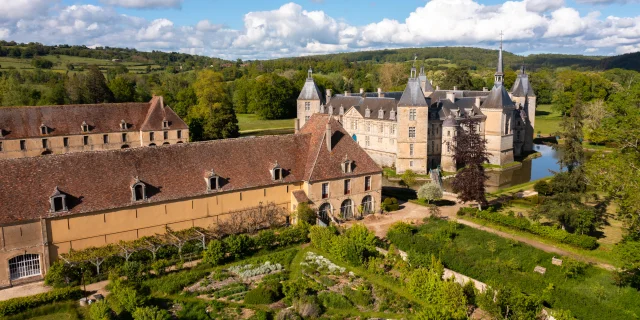 Château de Sully - visitez les châteaux de Saône-et-Loire