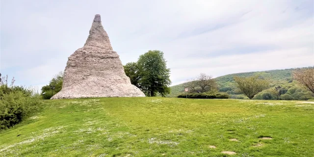 Mysteriöse Pyramide von Couhard