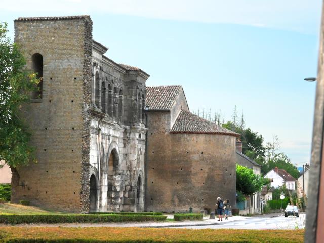 EnTrain, Cave Laly tasting and tour guide, Porte Saint-André @celine Bacconnet - compressee