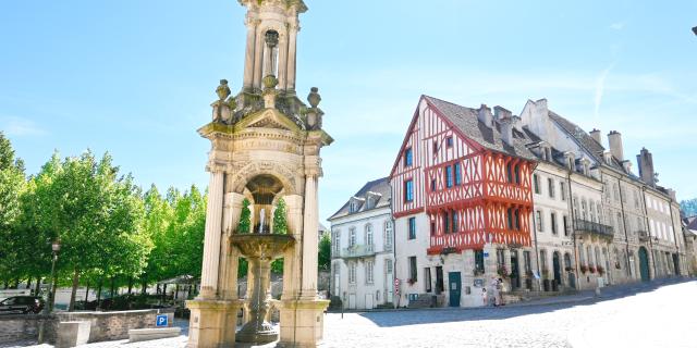 Wivisites Autun historical city, place saint-louis-place des terreaux