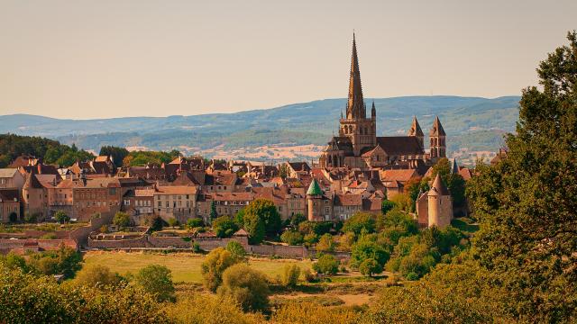 Paysage de la ville d'Autun et sa Cathédrale