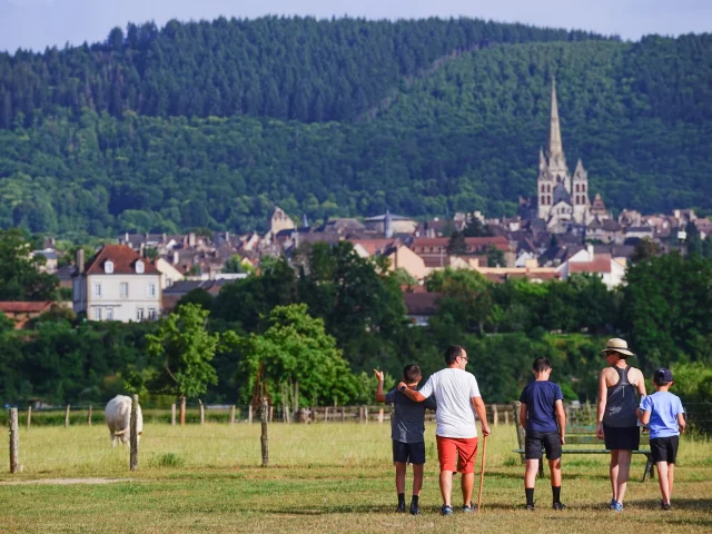 Randonnée, balade en famille sur les Sentiers d'Autun